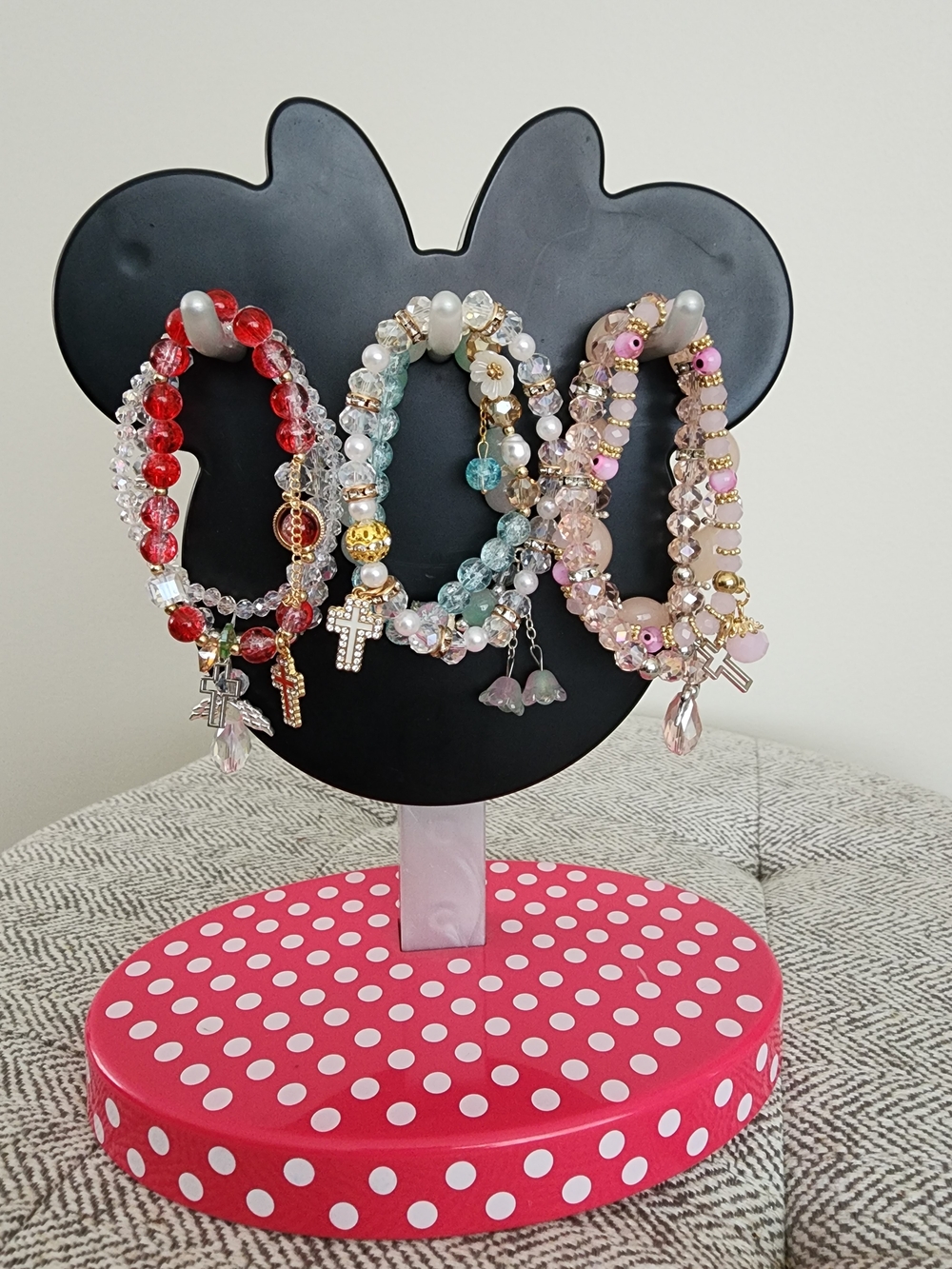Minney Miss Mouse Jewelry Holder And 9 Glass Beaded Bracelets